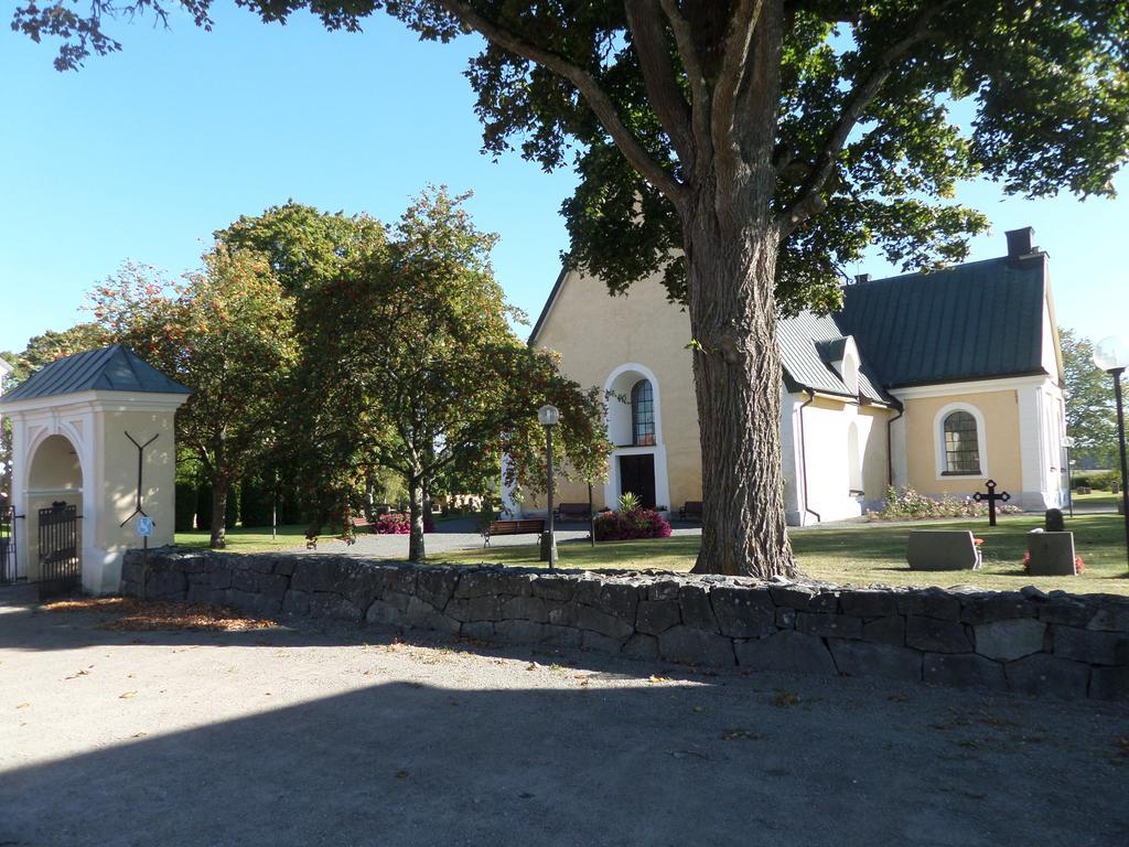 Skogis Bed & Breakfast Katrineholm Ngoại thất bức ảnh